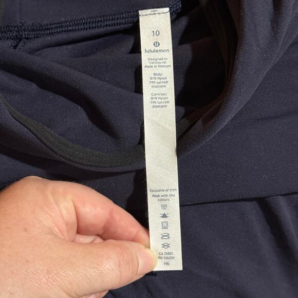 Lululemon Shape Up Pullover Hoodie Women's Size 10 Midnight Navy Nulu Fabric - Picture 5 of 10